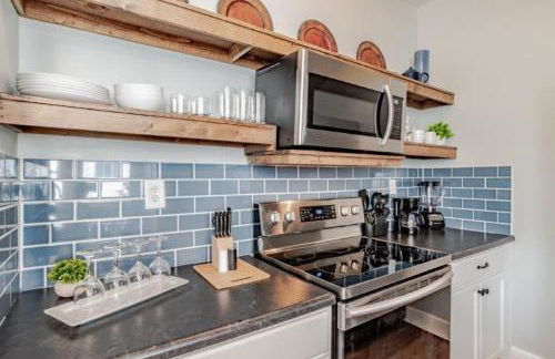 Dauphin District Darling #4 Downtown, Dining - Photo 8