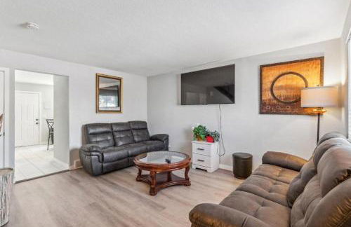 All New! Convenient Location! Sleeps 6 - Foto 48