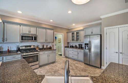 High Point Home about 1 Mi to Oak Hollow Lake! - Foto 3