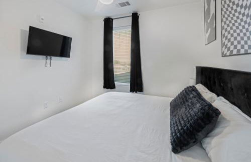New Downtown Luxury APT ' 2 King Beds, Free Parking, Fast Wi-Fi & Gym Access! - Foto 10