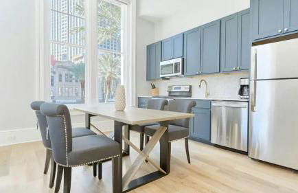 Sleeps 16 4 Units Steps to the French Quarter The Harlequin by AvantStay - Foto 28