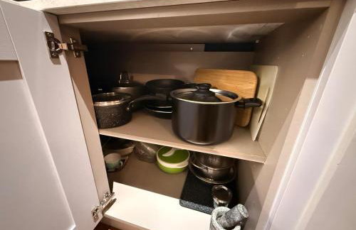 Luxury Private Room with Living Area Wembley Stadium View - Photo 32