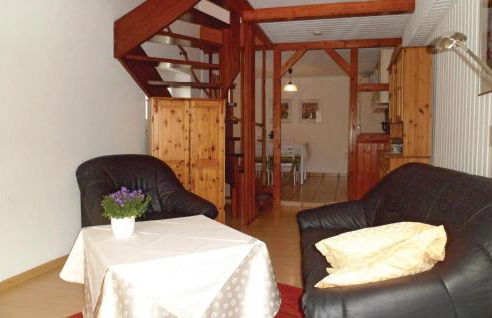 Gorgeous Apartment In Mühlhausen - Photo 3