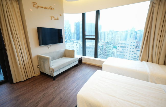 Epoch Hotel - Photo 10