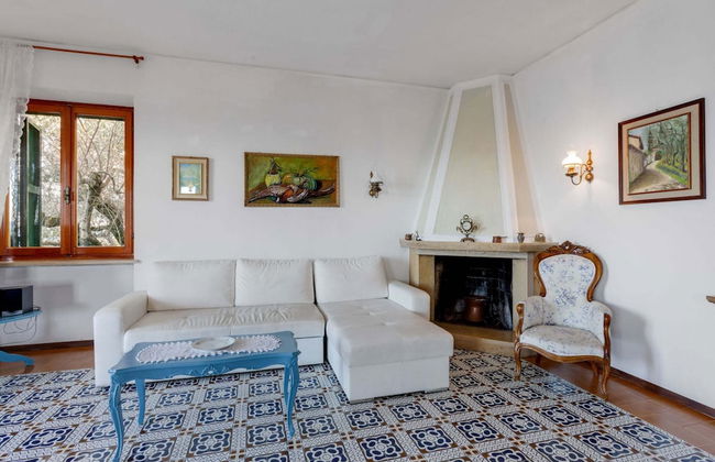 Villa in Torri del Benaco With Lake Garda Views - Photo 14