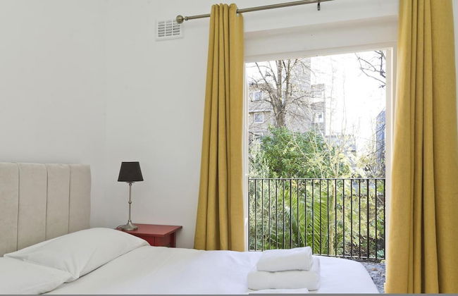 Bright one Bedroom Apartment With Balcony in Maida Vale by Underthedoormat - Foto 6