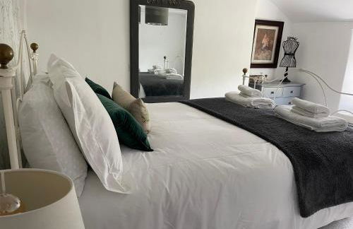 Tiny romantic cottage for two. - Photo 13