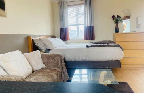 Quaint studio flat in Harrow - Photo 19