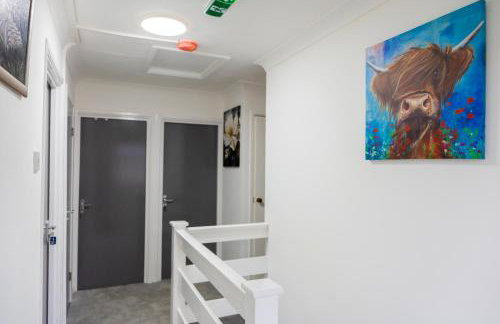 Beautiful Modern Home in London, Free Parking, Family Home, Sleeps 9, Close to Railway Station - Foto 35