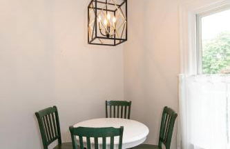 Boutique Style Condo Near Downtown Waterfront - Foto 10