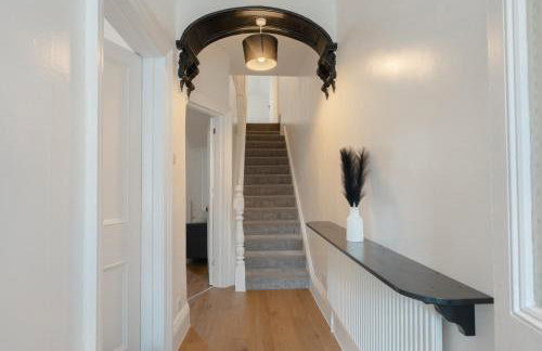 4-Bedroom Coastal Getaway in Pembroke Dock - Foto 16