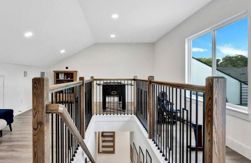 Elegant 3BR Home w/ Rooftop • 5 min to Downtown - Foto 54