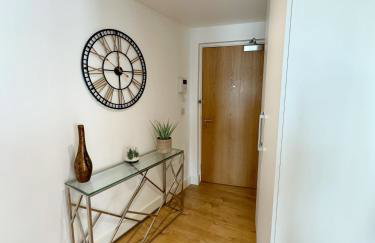 Luxury Penthouse with Private Hot Tub Overlooking Leeds City Centre - Foto 36