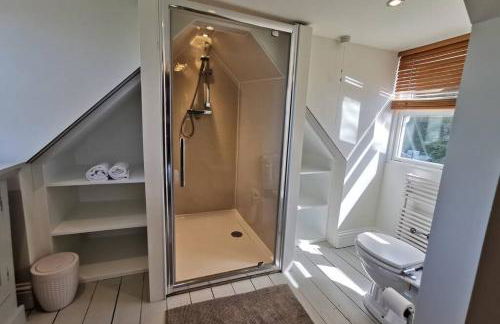 Cosy, Coastal Retreat with a Large Garden - Photo 14