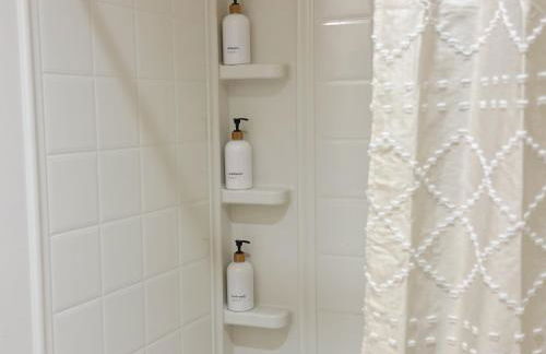 Stylish 1 Bedroom Apartment in LA with Free Parking - 10 Minutes away from Ceders Sinai - Foto 16