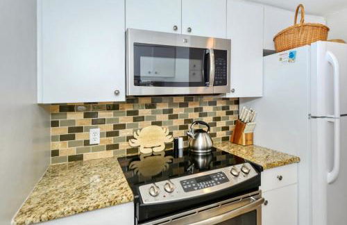 LaPlaya 202E Catch the gentle Gulf breezes on your private balcony beneath the swaying palms - Photo 12