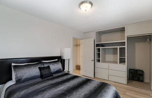 Spacious West Side Home away from Home! - Foto 10