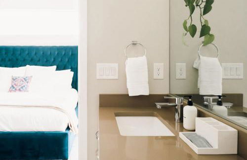 Modern Comfort w Mountain Views - Pet-Friendly - Foto 23