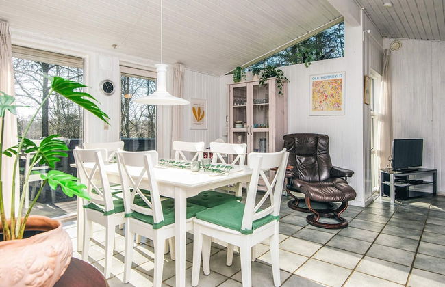 5 Person Holiday Home in Thyholm - Photo 28