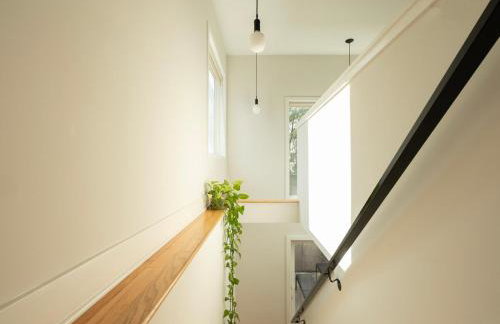 Designer 2-Bed Loft in Art Museum Area with Patio - Foto 33