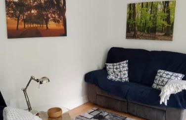 Private Couples hideaway with hot tub - Photo 5