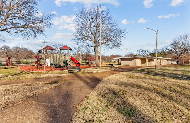 Metropolitan Escape I JZ Vacation Rentals - Photo 35