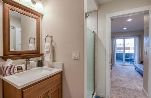 The Moby House Coastal Retreat with Ocean Views & Hot Tub - Foto 44