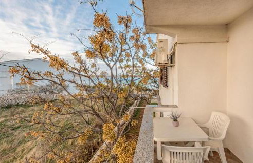 1 Bedroom Gorgeous Apartment In Kustici - Foto 12
