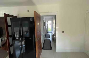 Spacious 4 bedroom house with large garden - Foto 11