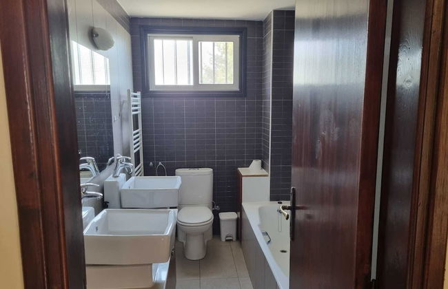 Impeccable 3-bed Villa in Tala - Paphos - Photo 13