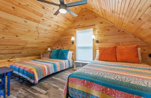 Hemlocks Over Muir in Rogers KY - Hot Tub & WiFi - Foto 15