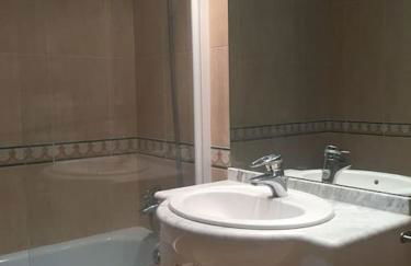 Stylish & cosy 3 bed apartment! - Photo 27