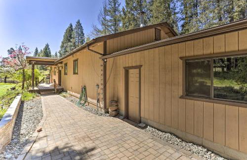 Vibrant Weaverville Escape with Deck and Creek! - Foto 24