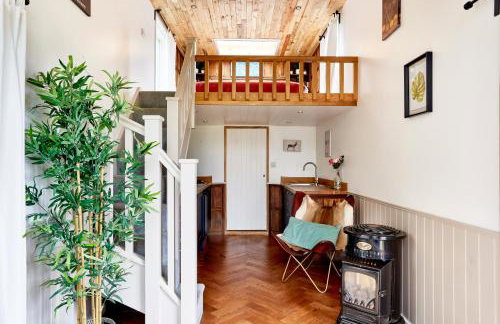 Extraordinary Huts Ltd - Photo 79