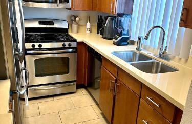 Mid-City Charm 2BR Near LAs Hotspots! - Foto 25