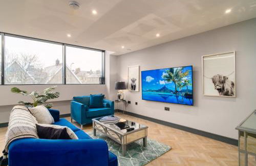 Luxe Apartments, The Moorwell, Secure Parking, - 10mins Cardiff City Ctr - Photo 2