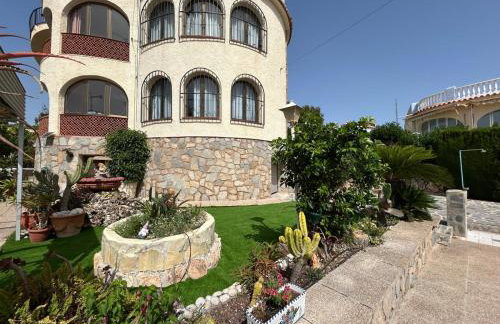 Chalet Los Almendros con piscina privada - Photo 15