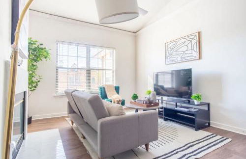 Boulevard Stays 1BR King Suite Pool Gym & Parking 01 - Foto 13