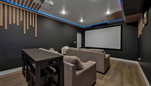 Luxury Lodge with Hot Tub, Theater and Pickleball Court - Foto 5