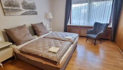 Casaba Suite -260 qm-2 floors- 7 Rooms-Free Private Parking-House with garden - Foto 4