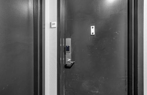 FiDi 1 BR w Work Setup by Anyplace - 11687 - Foto 29