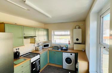 4-Bedroom House 5 mins to Beach & Parking - Foto 53