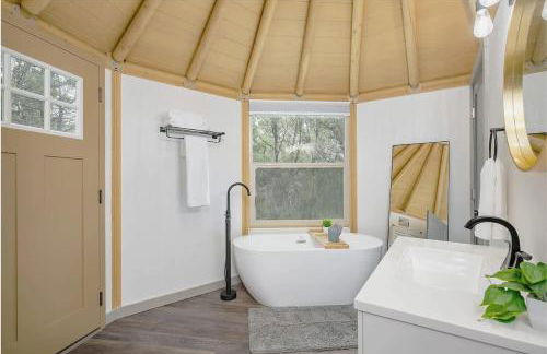 Ophelia Luxury Yurt-Cabin - Canyon Lake - Hot Tub - Foto 7