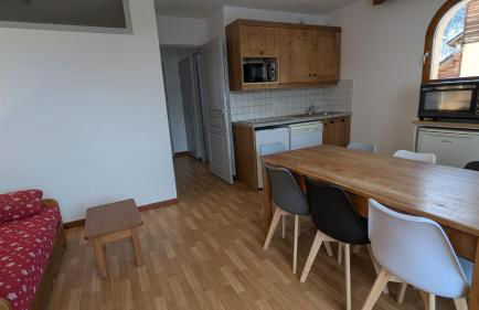 Appartement 4 pièces pour 6-8 personnes, 2 chambres, 1 cabine, 2 canapés-lit double dans le salon, au pied des pistes et piscine l'été, wifi fibre - Foto 3