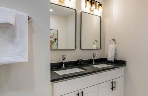 Luxurious Retreat with Stunning Views Sleeps 16) - Foto 8