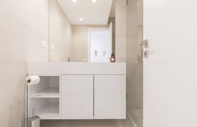 Luxurious Seaview Apartment in Estoril - Photo 29