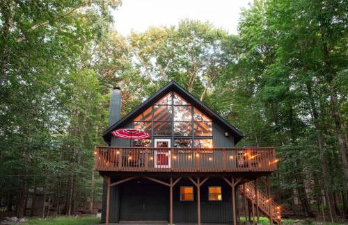 Gorgeous Chalet in the Poconos w/ Hot Tub! - Foto 1