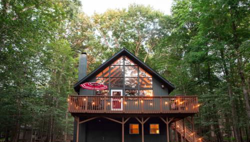 Gorgeous Chalet in the Poconos w/ Hot Tub! - Foto 1