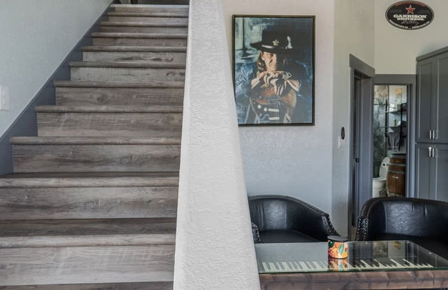 Stevie Ray In The Hill Country - Hacienda Amor - Photo 2