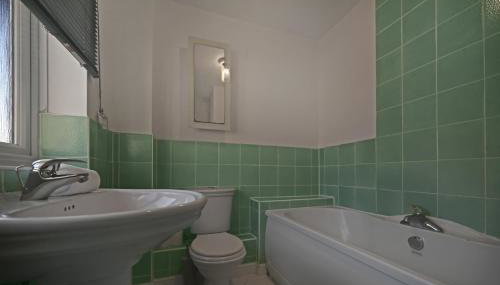 4Bed House MK - Photo 5